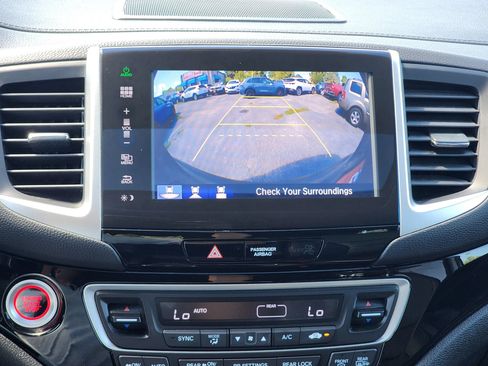 Used 2016 Honda Pilot Touring image 16