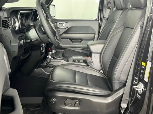 New 2025 Jeep Gladiator Sport w/ Premium Package image 22