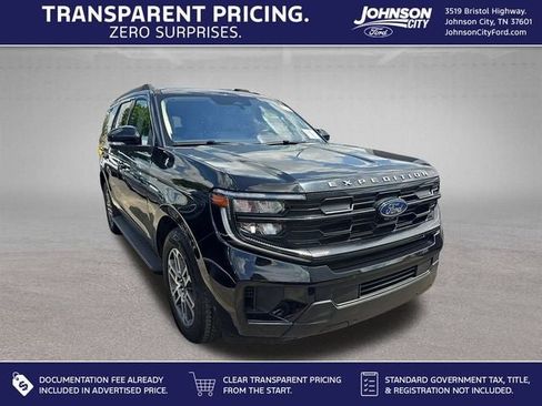 Used 2025 Ford Expedition Active AWD/4WD image 1