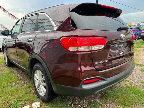 Used 2017 Kia Sorento FWD w/ LX Convenience Package image 5