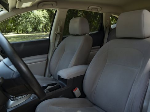 Used 2013 Nissan Rogue S FWD image 17