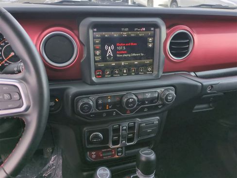 Certified 2023 Jeep Gladiator Rubicon w/ Cold Weather Group image 27