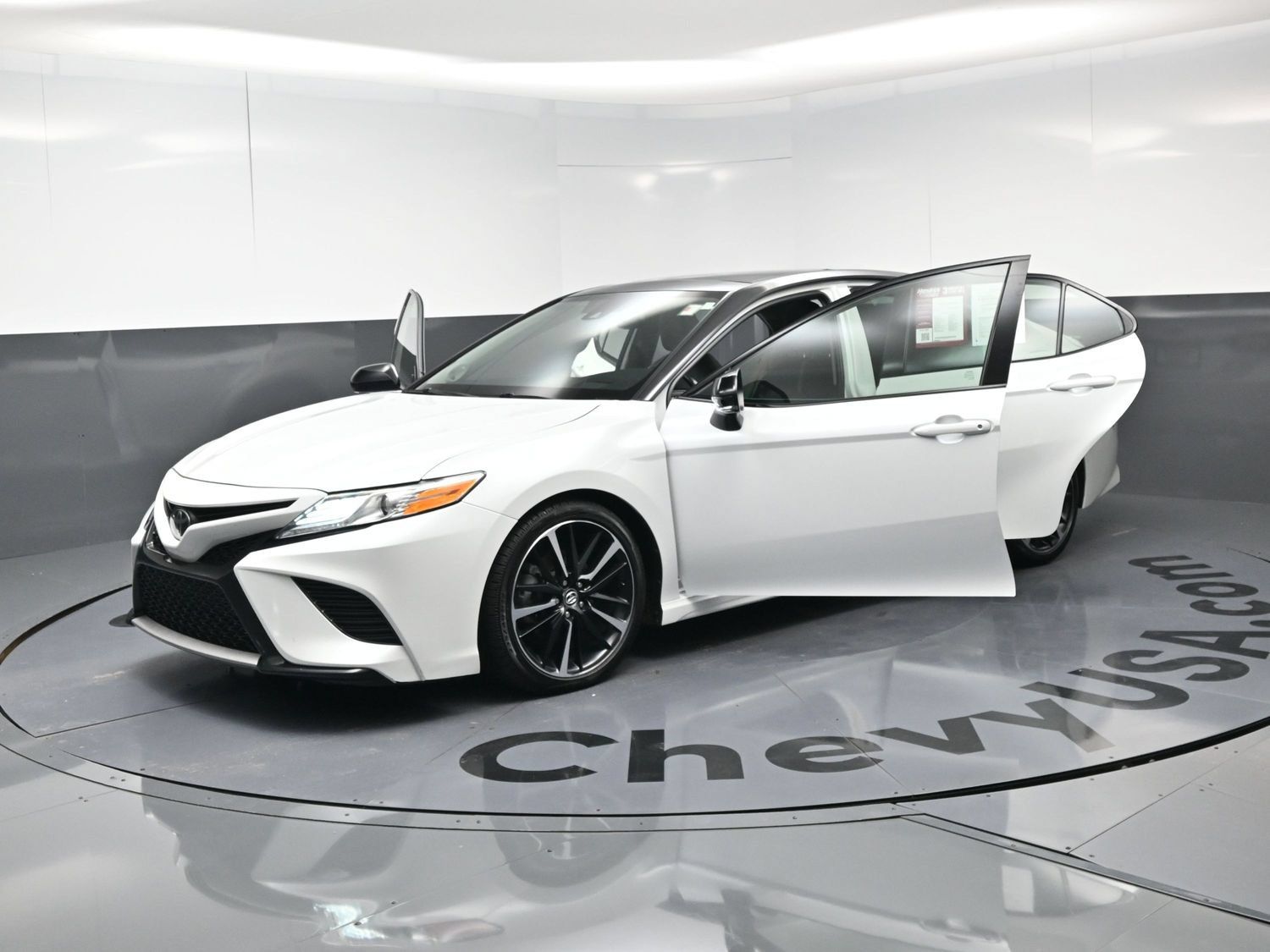 Used 2020 Toyota Camry XSE FWD image 23