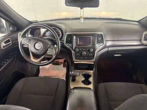 Used 2014 Jeep Grand Cherokee Laredo w/ Security & Convenience Group image 23