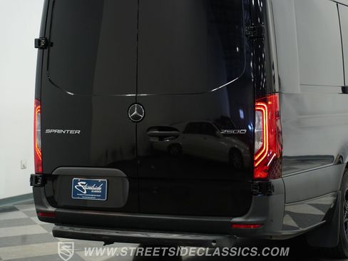 Used 2022 Mercedes-Benz Sprinter 2500 image 23