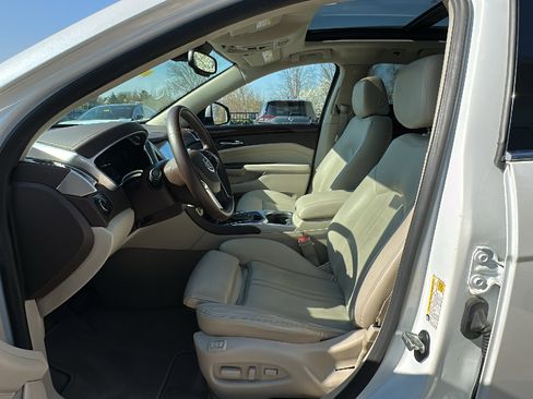 Used 2016 Cadillac SRX Performance w/ Driver Awareness Package image 13