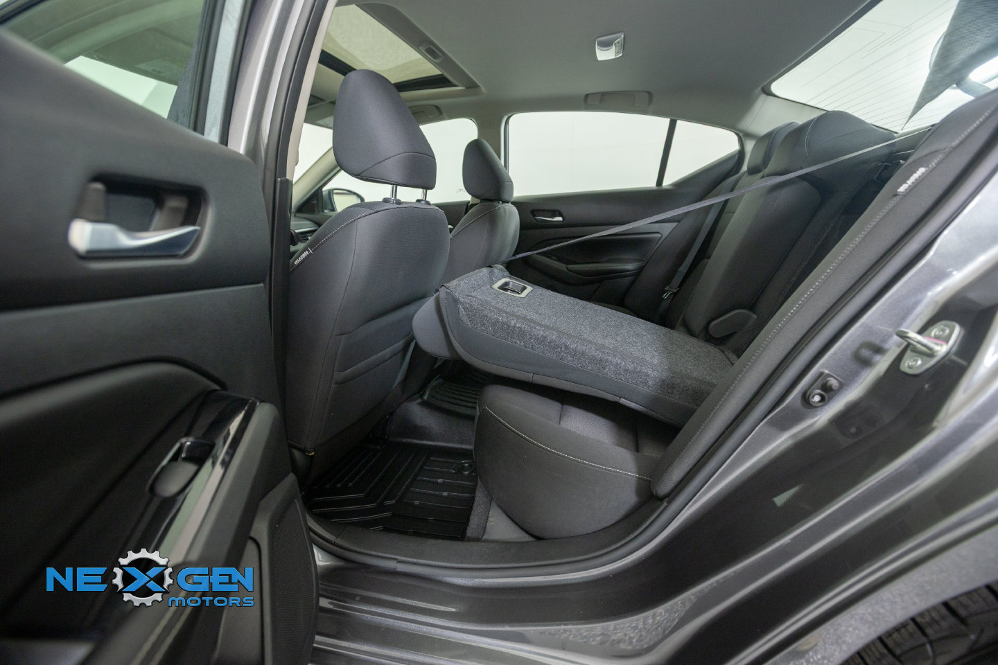 Used 2021 Nissan Altima 2.5 SV w/ SV Premium Package FWD image 33