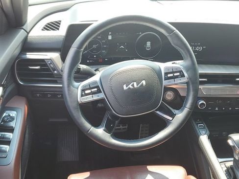 Used 2024 Kia Telluride SX w/ Towing Package AWD/4WD image 11
