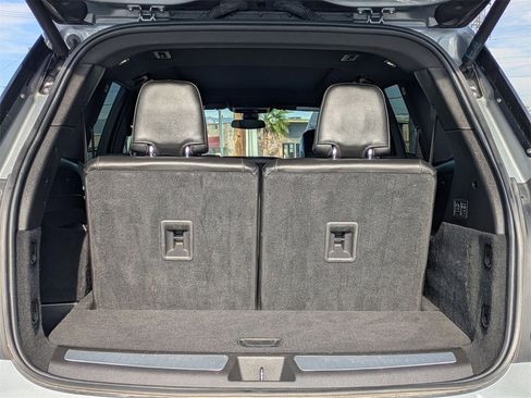 Used 2024 Cadillac XT6 Premium Luxury image 30