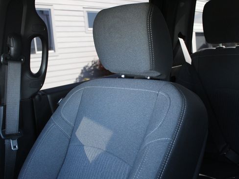 Used 2021 RAM 1500 Warlock AWD/4WD image 40
