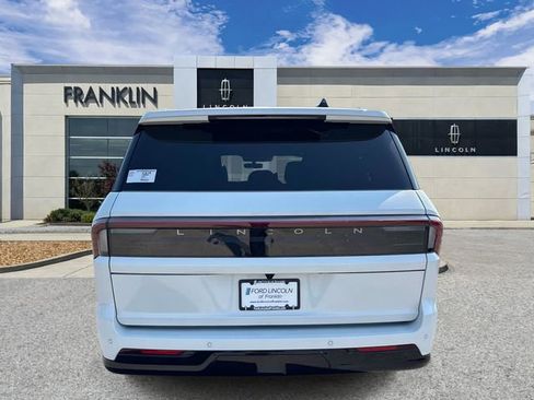 New 2026 Lincoln Navigator L Reserve AWD/4WD image 6