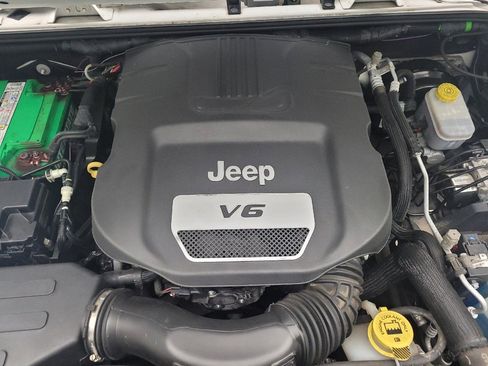 Used 2018 Jeep Wrangler Unlimited Sport AWD/4WD image 30