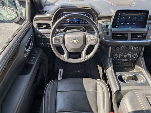 Used 2023 Chevrolet Suburban Premier AWD/4WD image 17