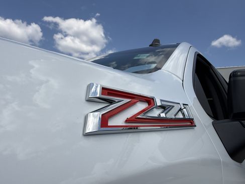 Used 2021 Chevrolet Silverado 1500 LT Trail Boss w/ Convenience Package II AWD/4WD image 56