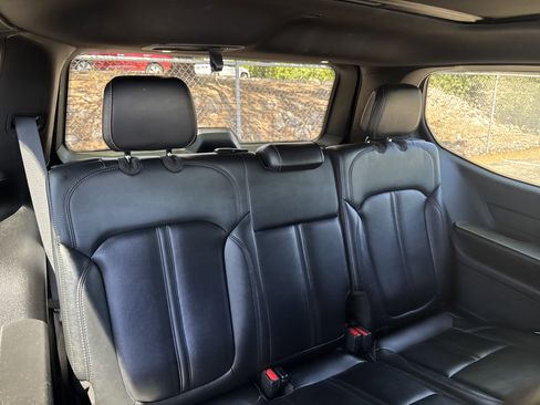Used 2022 Jeep Wagoneer Series III w/ Premium Group I RWD image 11