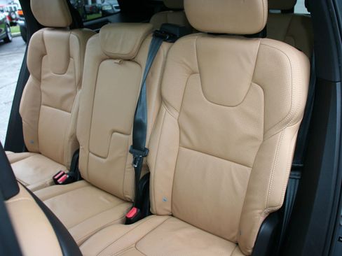 Used 2017 Volvo XC90 T6 Inscription w/ Vision Package image 8