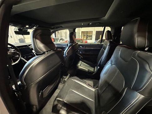 Used 2021 Jeep Grand Cherokee L Overland w/ Luxury Tech Group IV image 9