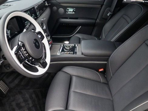 Used 2024 Rolls-Royce Ghost image 24