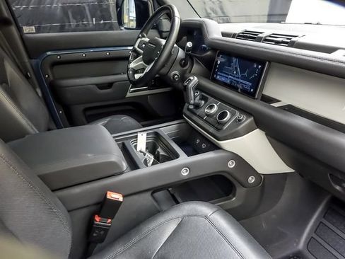 Used 2022 Land Rover Defender 110 SE AWD/4WD image 29