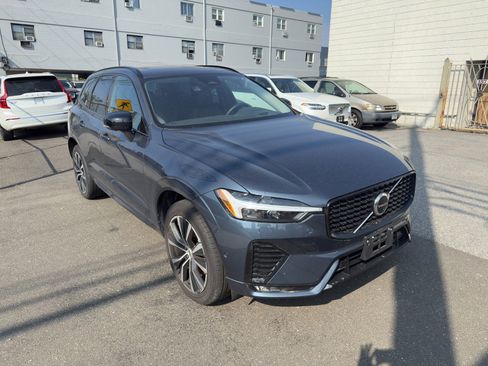 Certified 2023 Volvo XC60 B6 Ultimate image 2