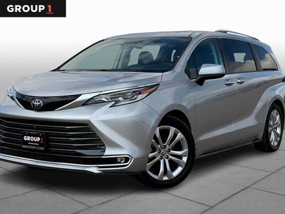Used 2022 Toyota Sienna Platinum