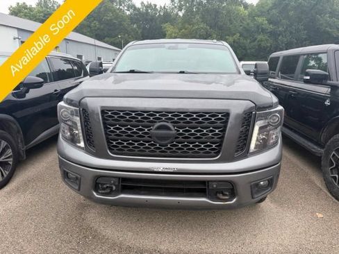 Used 2019 Nissan Titan SL AWD/4WD image 3