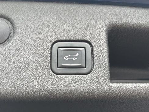 Used 2022 Chevrolet Equinox LT FWD image 32