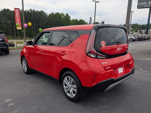 Used 2025 Kia Soul LX FWD image 7