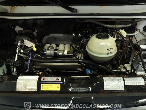 Used 1992 Volkswagen Eurovan Camper FWD image 3