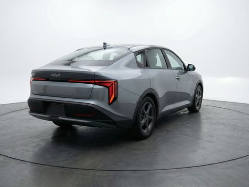 Used 2025 Kia K4 LXS image 9