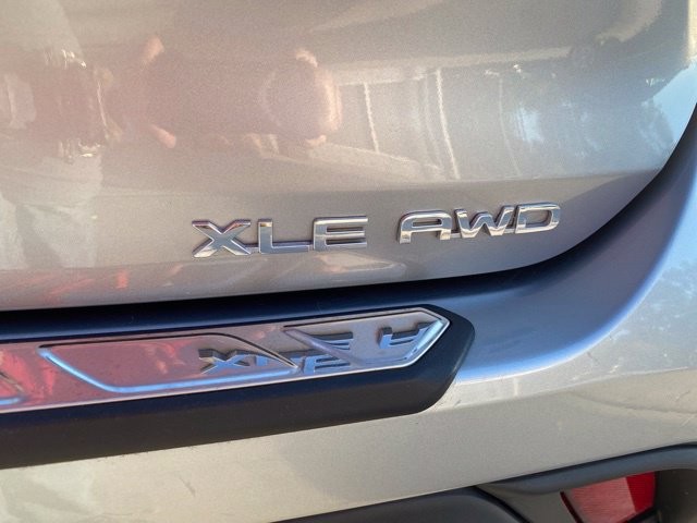 Used 2024 Toyota Highlander Limited AWD/4WD image 5