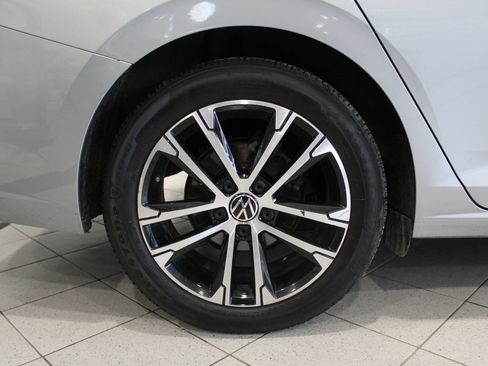 Used 2023 Volkswagen Jetta Sport image 11