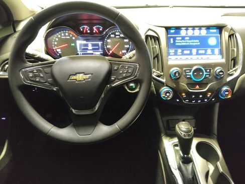 Used 2017 Chevrolet Cruze LT w/ Sun And Sound Package image 22