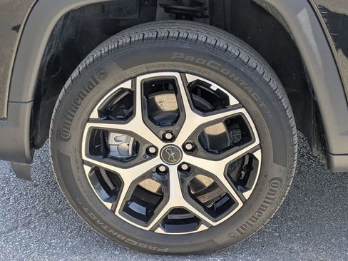 Used 2025 Jeep Compass Limited image 29