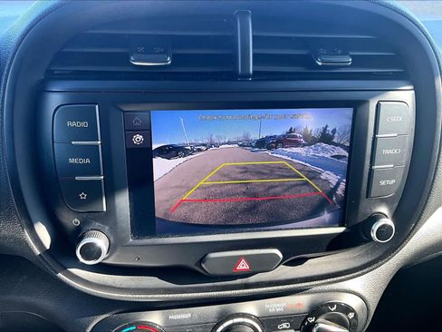 Used 2023 Kia Soul LX w/ LX Technology Package image 19