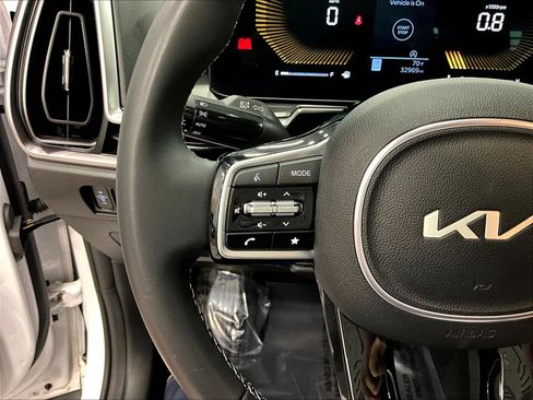 Used 2025 Kia Sorento S FWD image 11