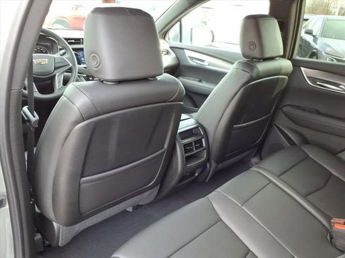 New 2026 Cadillac XT5 Luxury image 14
