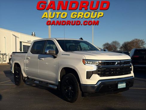 Used 2024 Chevrolet Silverado 1500 LT image 1