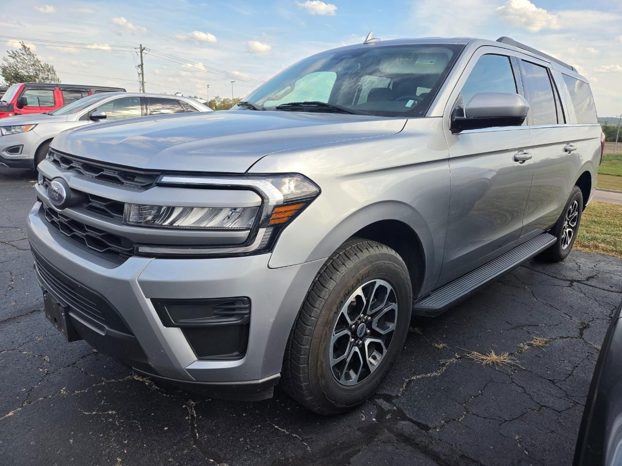 Used 2024 Ford Expedition Max XLT AWD/4WD image 2