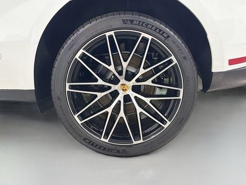 New 2026 Porsche Macan AWD/4WD image 35