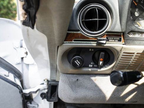 Used 1988 Mercedes-Benz 560 SL image 41