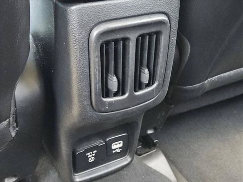 Used 2018 Jeep Compass Latitude w/ Popular Equipment Group FWD image 24