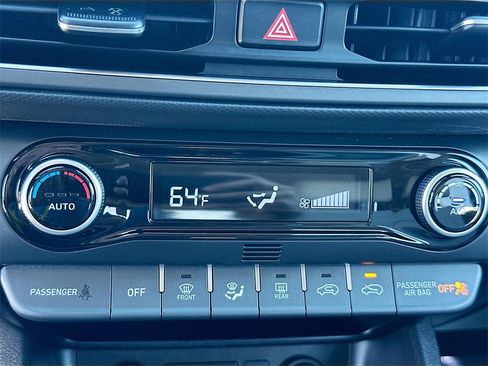 Used 2023 Hyundai Kona Limited image 14