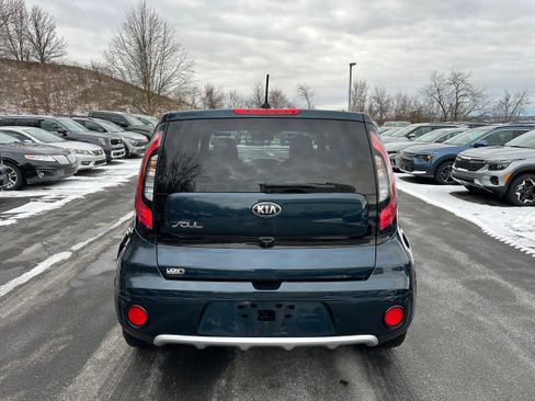 Used 2017 Kia Soul + image 6