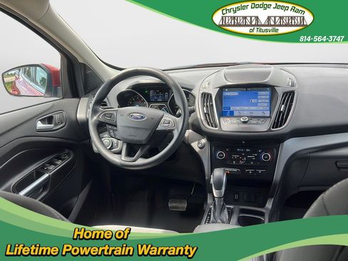 Used 2019 Ford Escape SE image 3