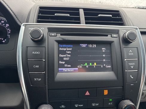 Used 2016 Toyota Camry LE image 15