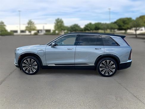 New 2026 Cadillac Vistiq Premium Luxury w/ LPO, Floor Liner Package image 4