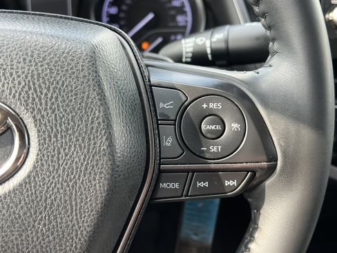 Used 2022 Toyota Camry SE w/ Carpet Mat Package (TMS) image 25