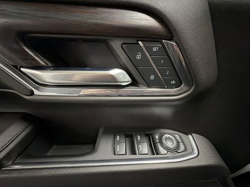 Used 2024 GMC Sierra 1500 SLT image 22