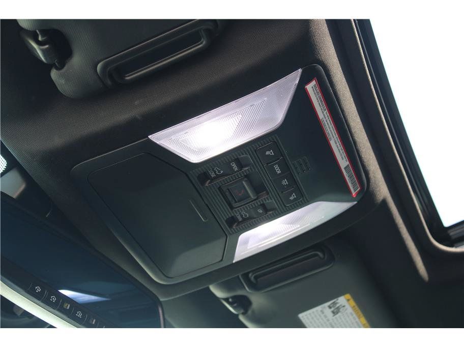 Used 2021 Toyota RAV4 SE w/ Weather & Moonroof Package AWD/4WD image 31